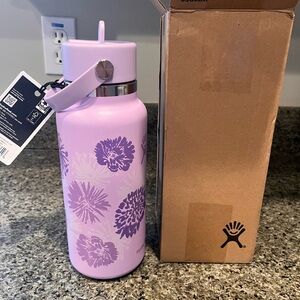 Hydro Flask limited** pixie 32oz Water Bottle